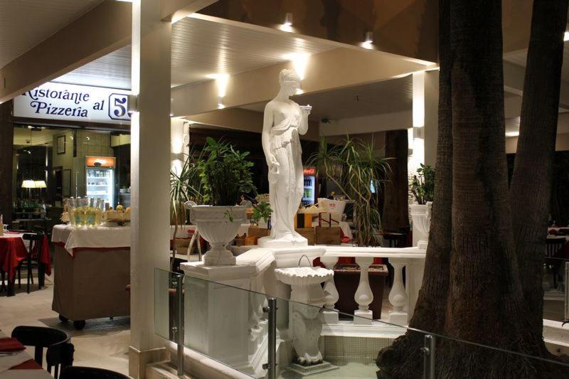Le Rose Di Nonna Maria, Appartamento Di Lusso In Centro Citta パレルモ エクステリア 写真